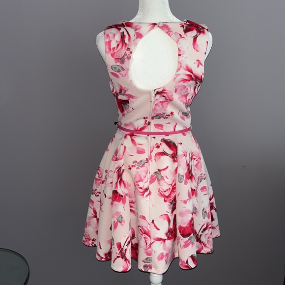 B Smart Floral Dress - Picture 3 of 5